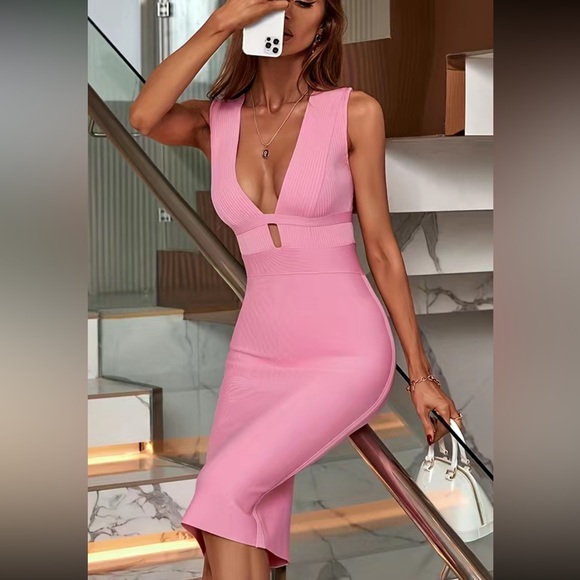 Luxe plunging V neck bodycon dress - Picture 5 of 15